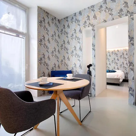 Dimora Lierna Apartment