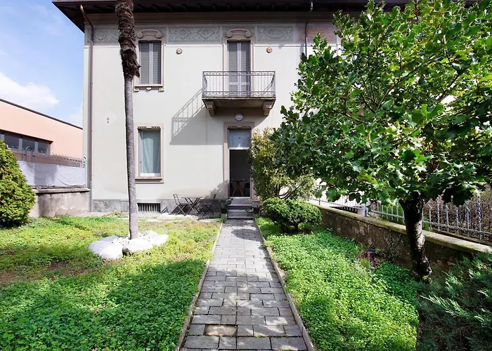 公寓 Lierna Amorevole Dimora In